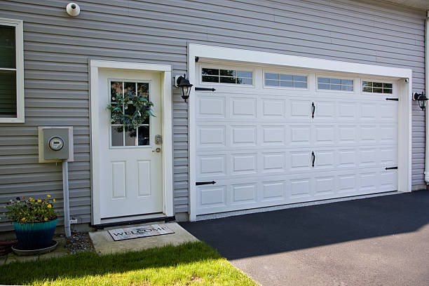 24/7 Emergency Garage Door Panel Replacement experts in Potterville, MI